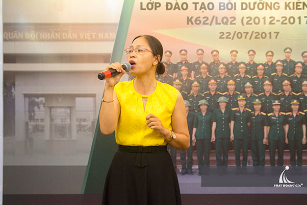 tổ chức họp lớp gặp mặt 10