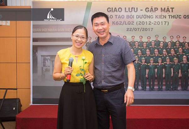 tổ chức họp lớp gặp mặt 11