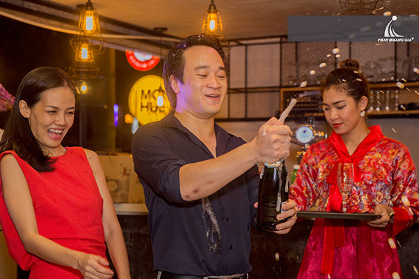 khai trương nhà hàng nướng Hàn Quốc 11