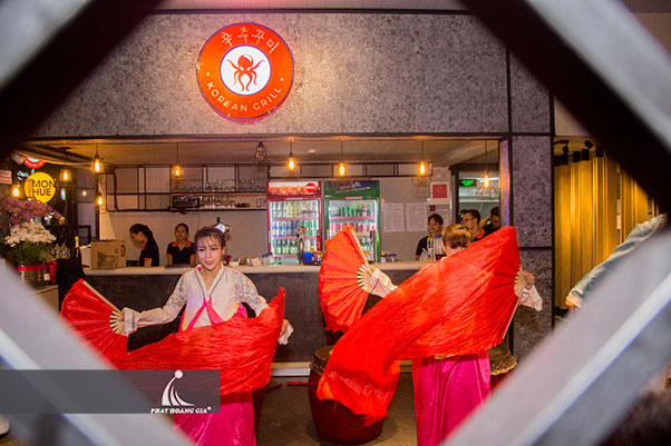khai trương nhà hàng nướng Hàn Quốc 10
