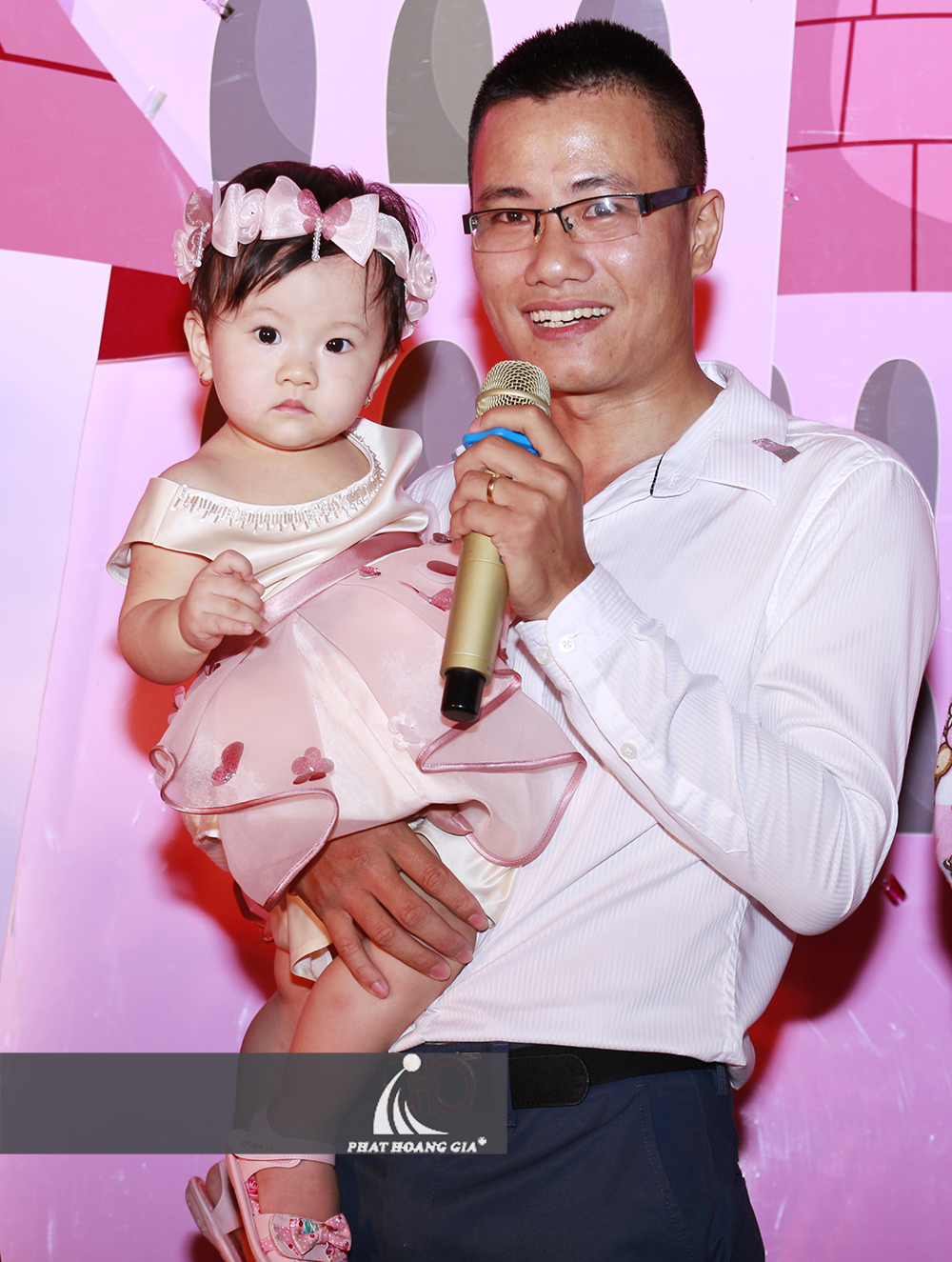 tiệc thôi nôi bé thùy an 20