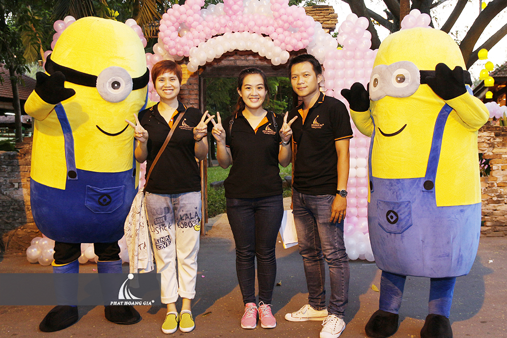 tiệc thôi nôi bé thùy an 27