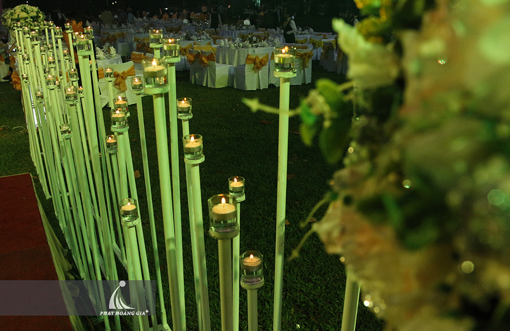 trang trí tiệc cưới ngoài trời trọn gói 11