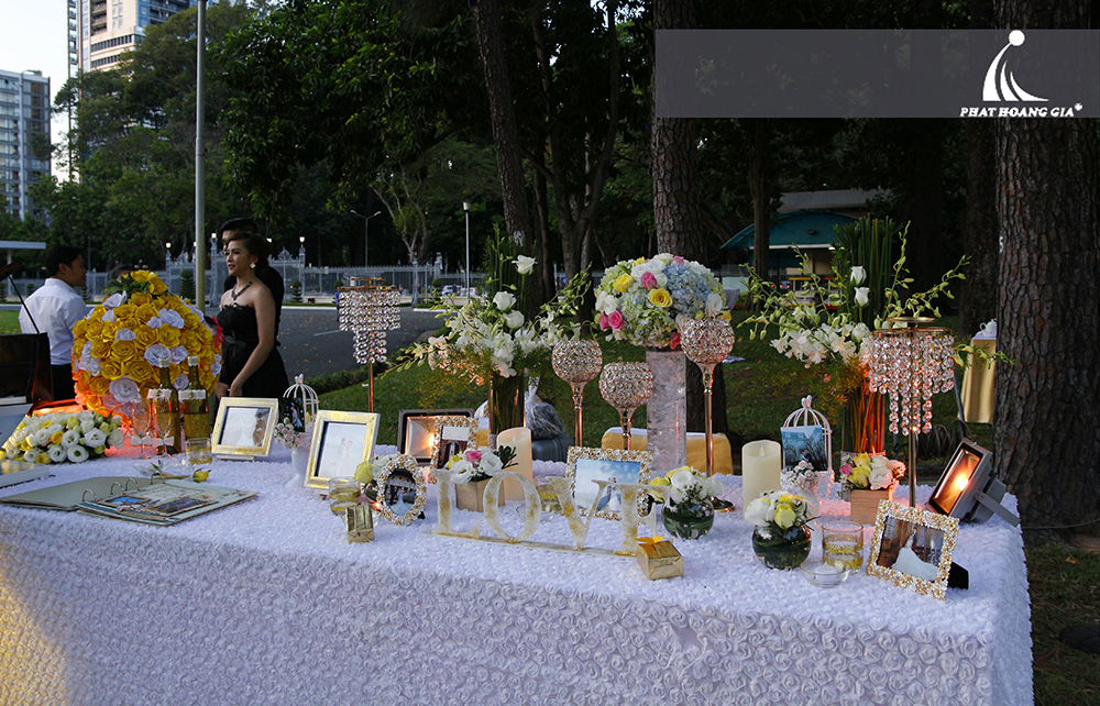 trang trí tiệc cưới ngoài trời trọn gói 14