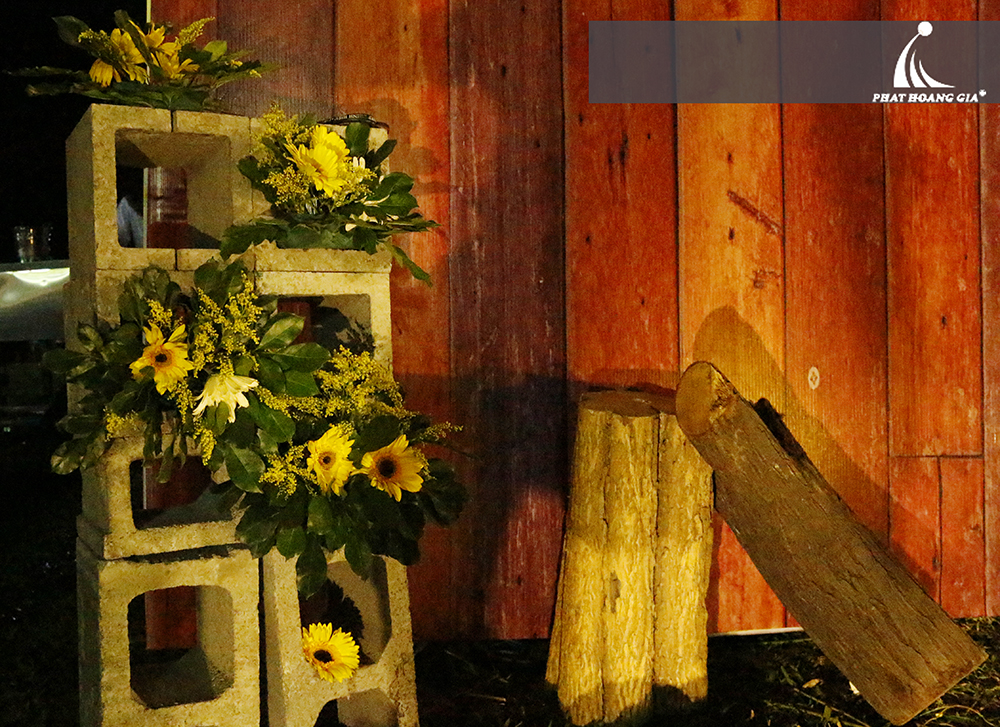 trang trí tiệc cưới ngoài trời trọn gói 17