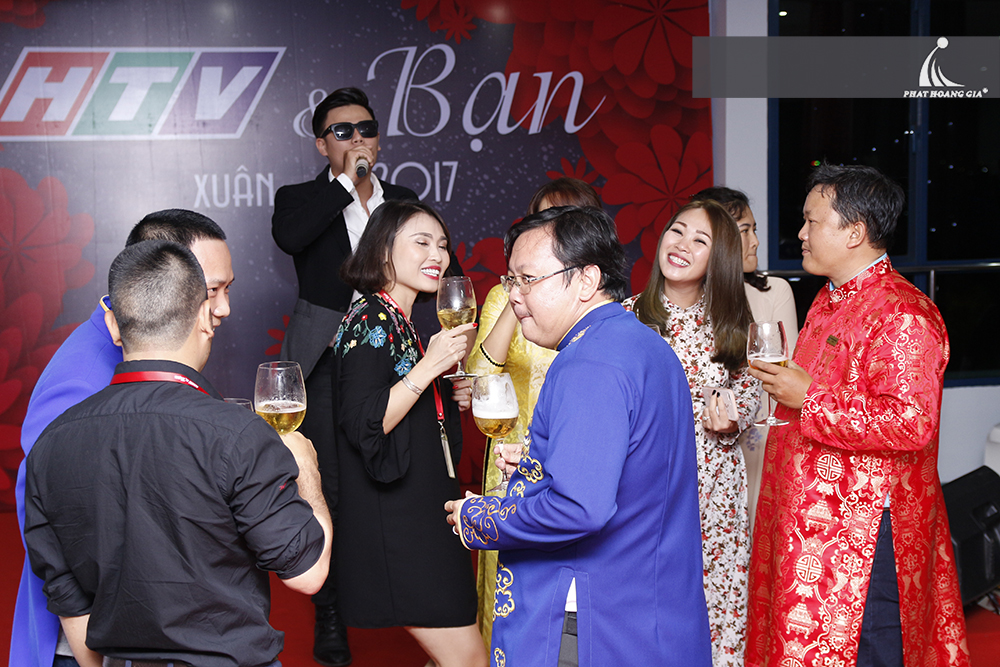 đêm hội xuân hè htv và bạn 2017 13