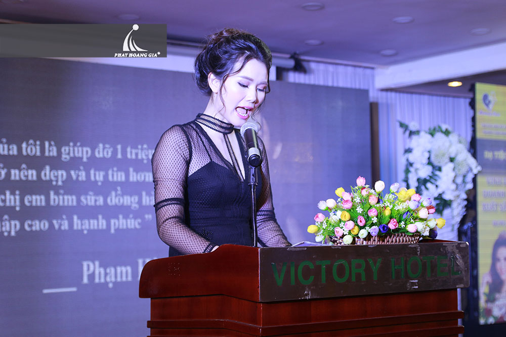 Vinh danh doanh nhân xuất sắc khánh hà beauty 13