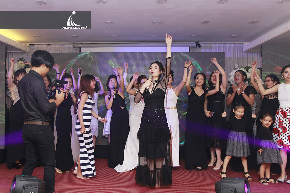 Vinh danh doanh nhân xuất sắc khánh hà beauty 26