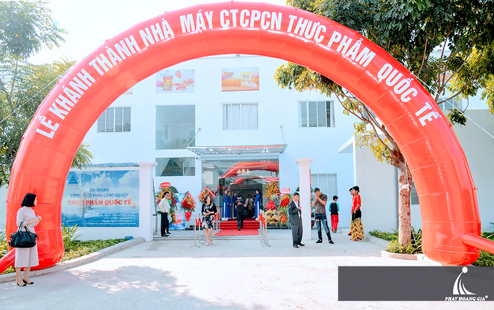 cho thuê cổng hơi 1