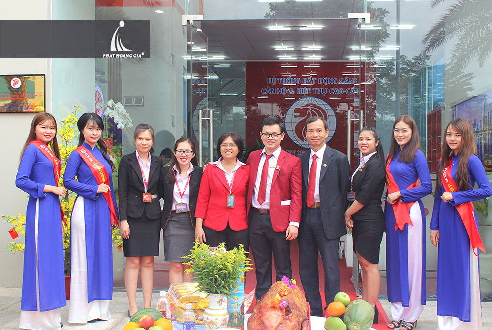 khai trương công ty bất động sản ccr 4