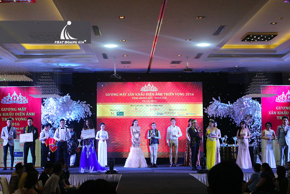 gương mặt sân khấu điện ảnh 8