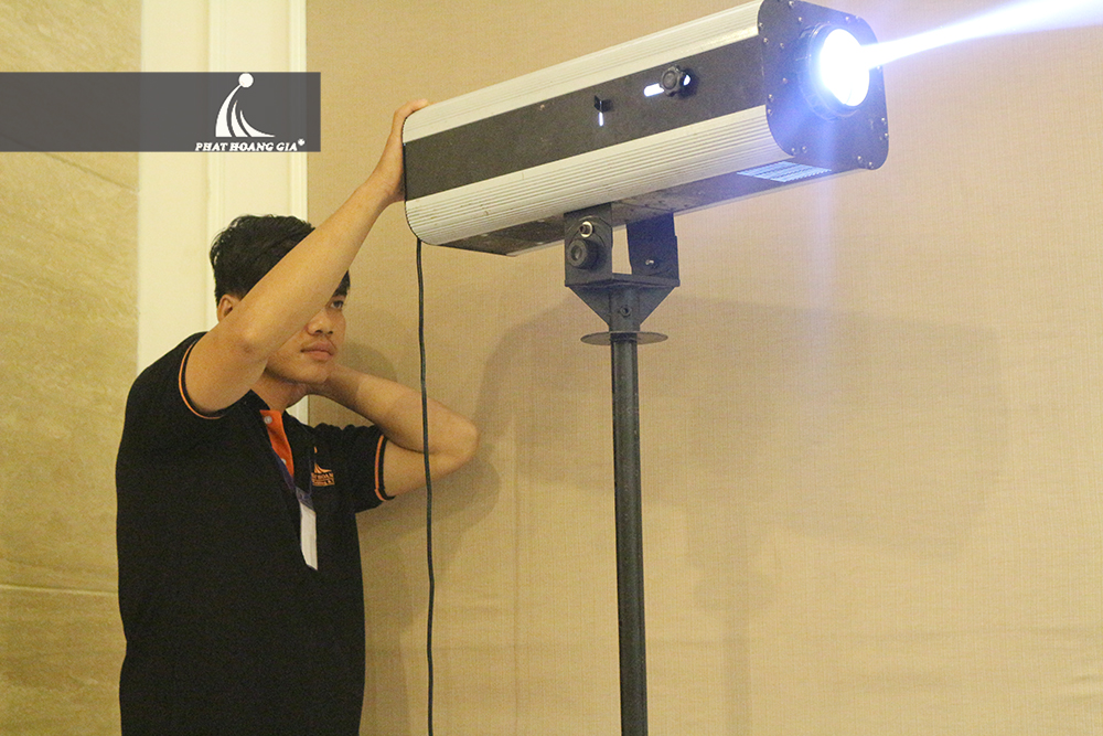 đèn trong tổ chức sự kiện 6