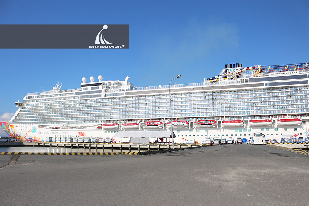 tàu genting dream vào Việt Nam 04