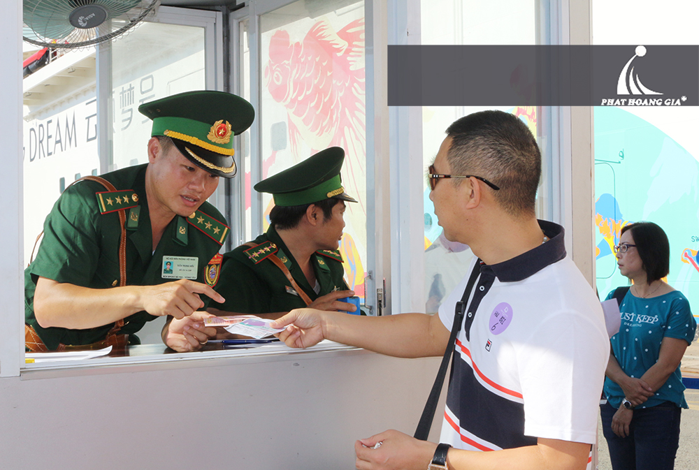 tàu genting dream vào Việt Nam 05