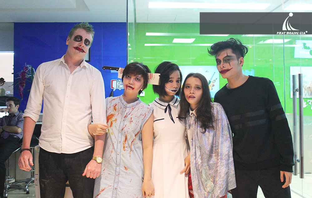 halloween wall street english