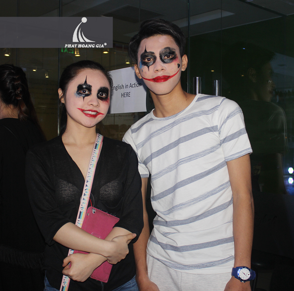 halloween wall street english