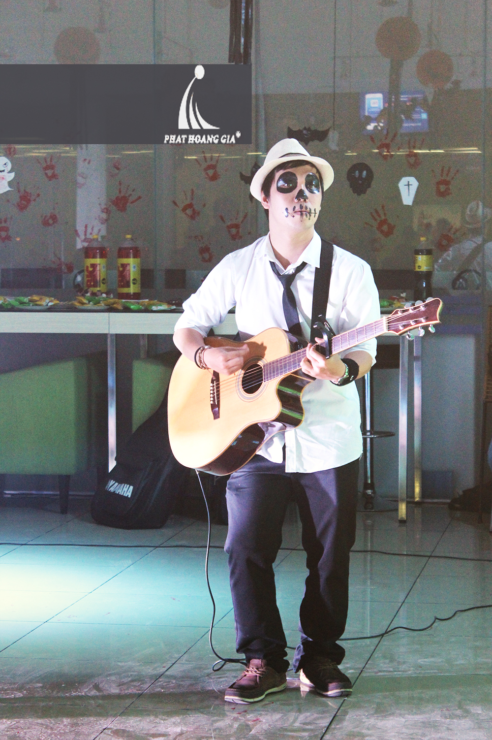 halloween wall street english