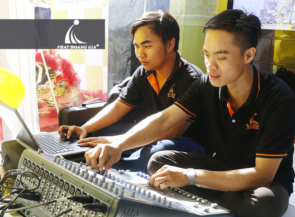 khai trương showroom đồng hồ ctime 18