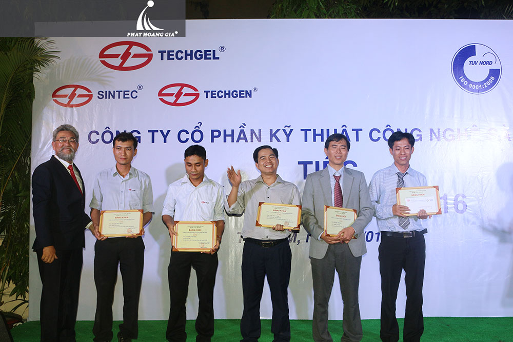 tất niên Công ty Cổ phần Kỹ thuật Công nghệ Sài Gòn 4