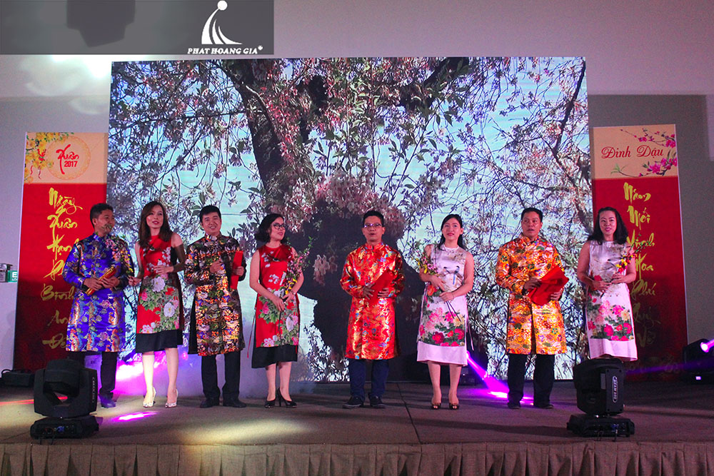 tất niên công ty dầu khí biển đông 1