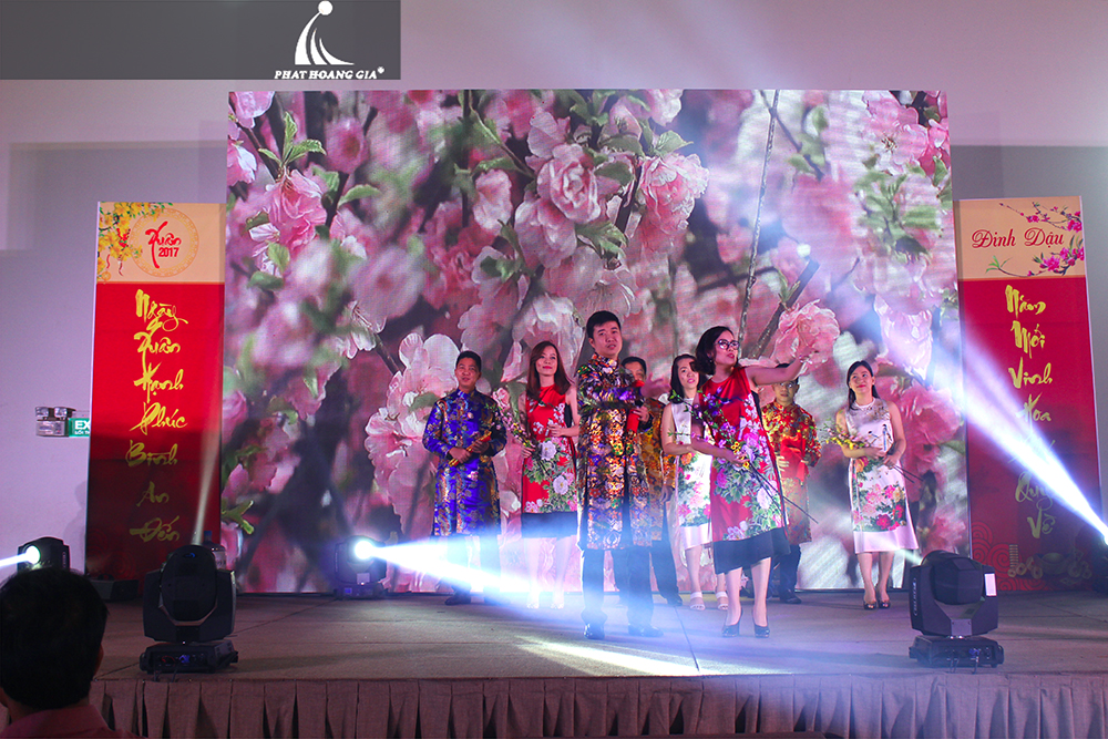 tất niên công ty dầu khí biển đông 5