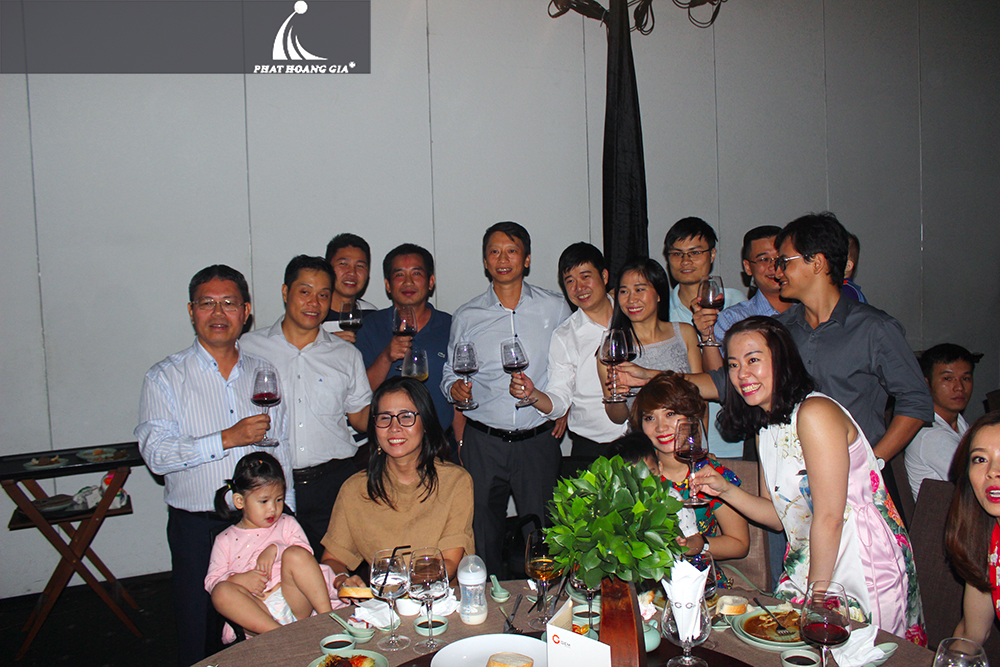 tất niên công ty dầu khí biển đông 1