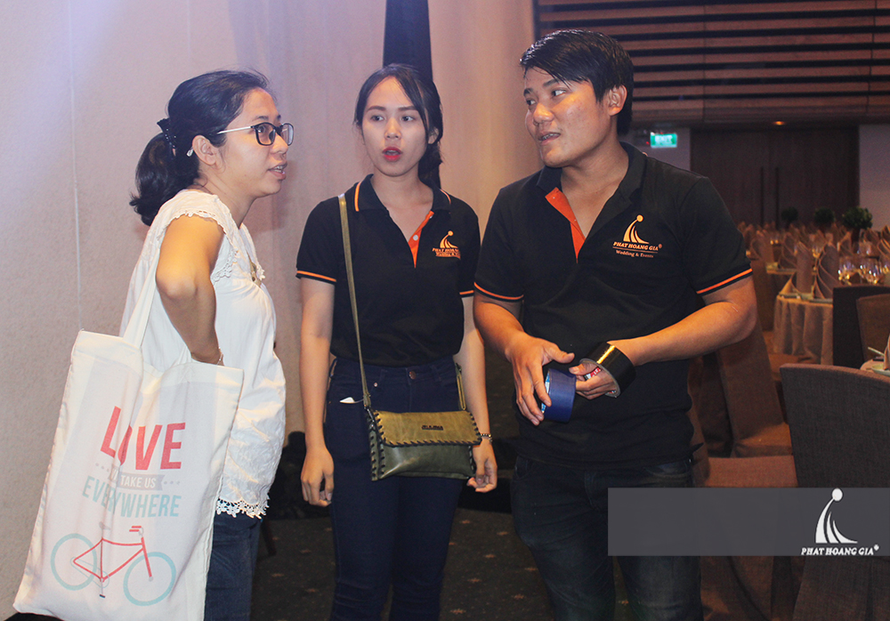 tất niên công ty dầu khí biển đông 11