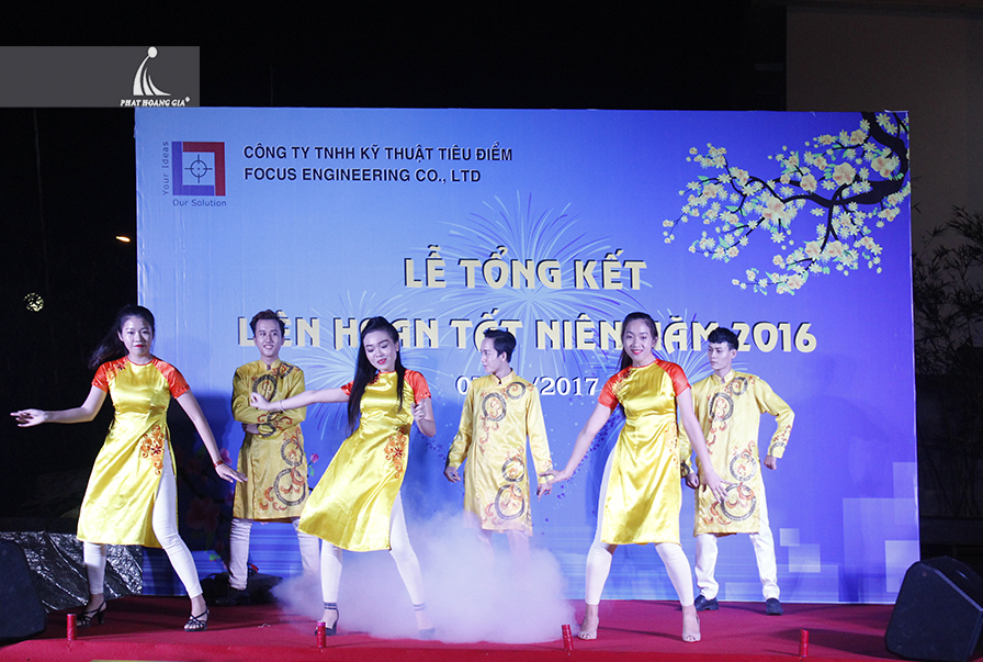 tất niên công ty kỹ thuật tiêu điểm 1