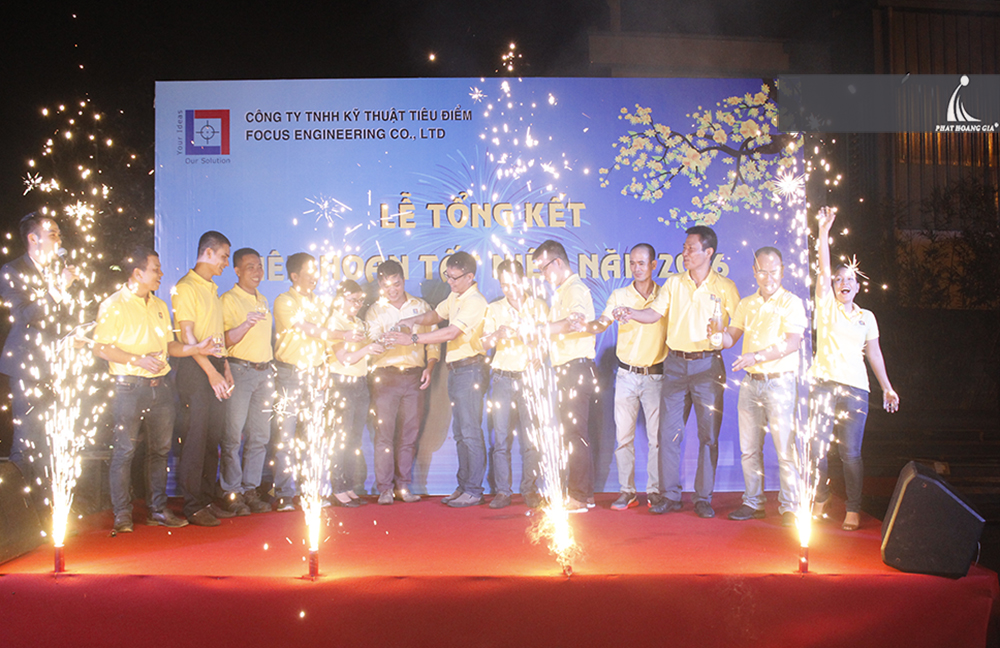 tất niên công ty kỹ thuật tiêu điểm 6