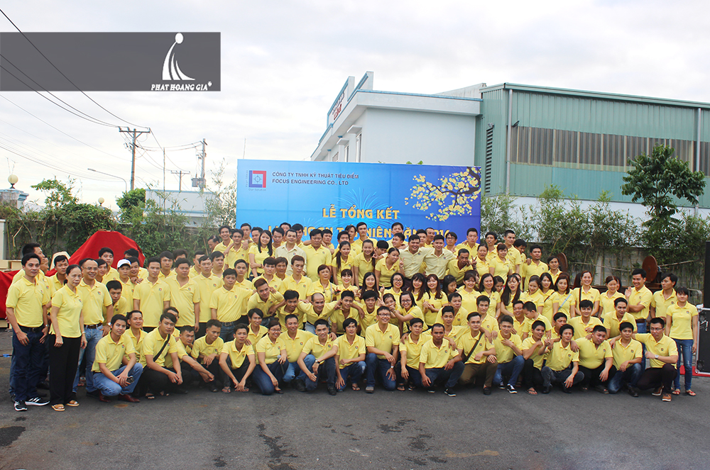tất niên công ty kỹ thuật tiêu điểm 13