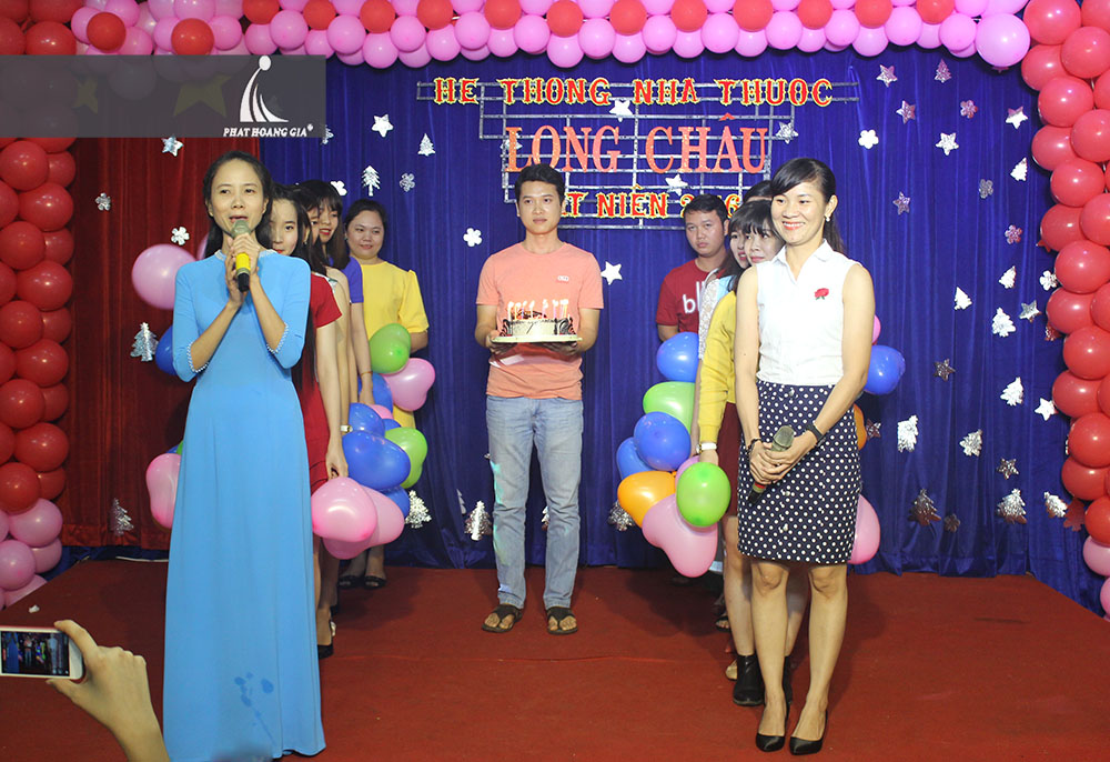 tất niên hệ thống nhà thuốc long châu 7
