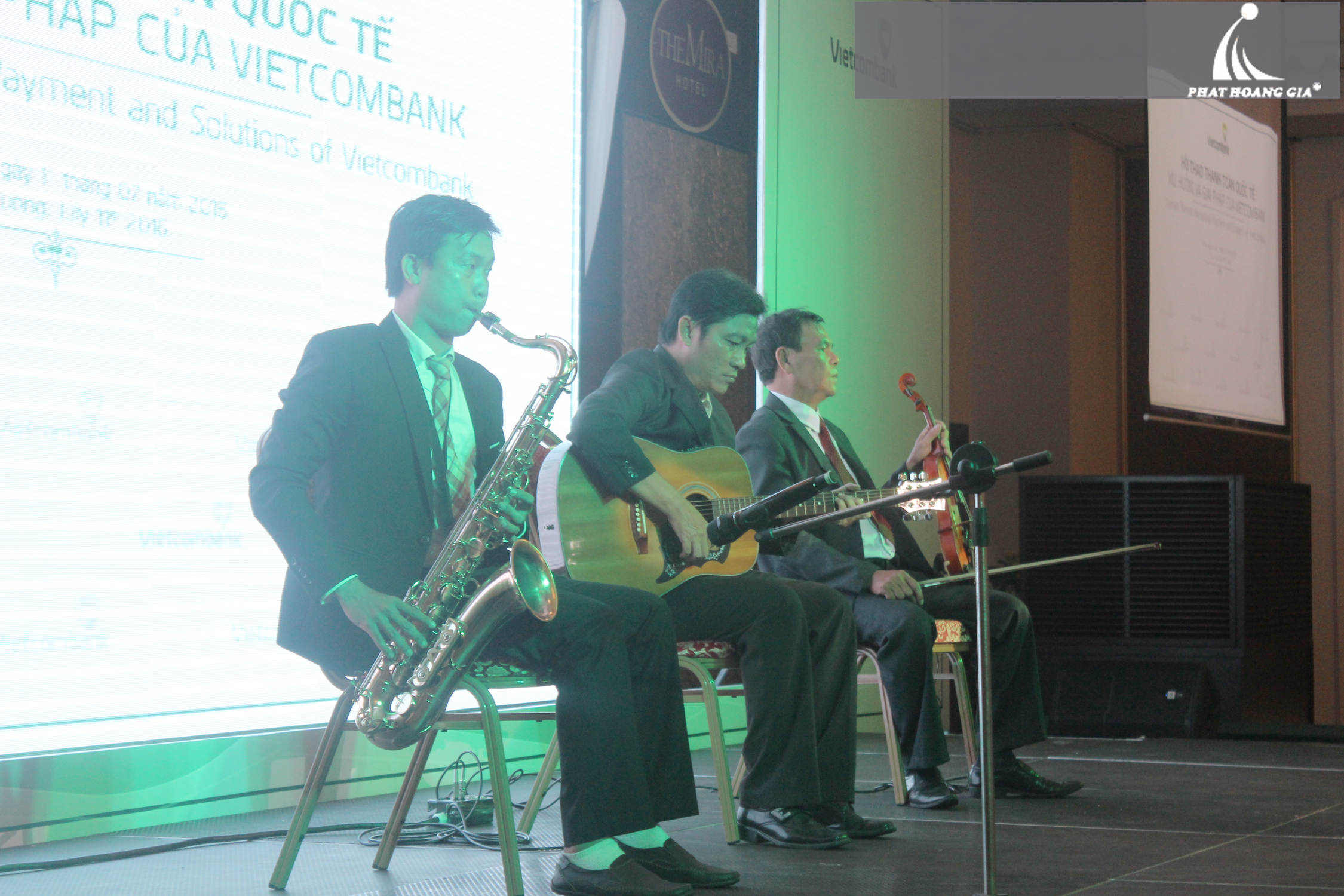 Rất nhiều đại biểu tham gia hội thảo