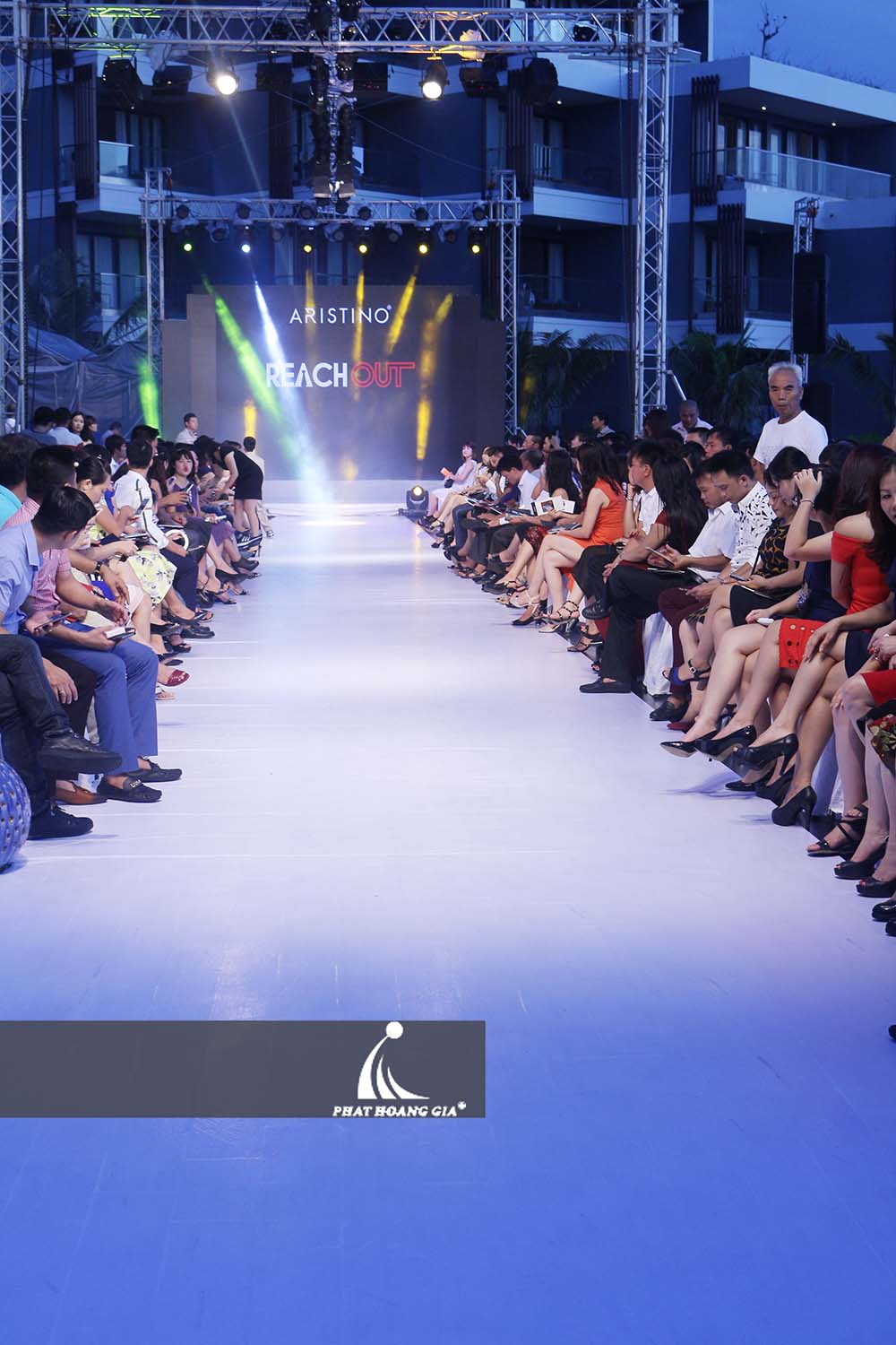 Đội ngũ kinh doanh Aristino