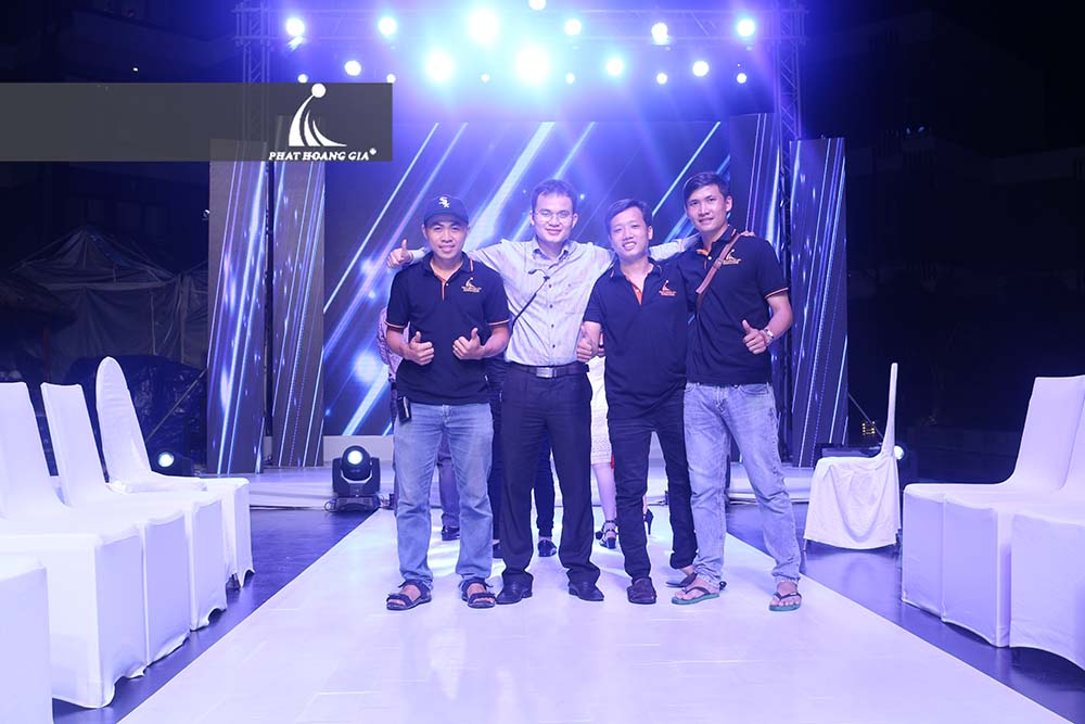 Chụ ảnh lưu niệm tại chương trình