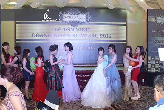 Lễ tôn vinh doanh nhân xuất sắc của Cinderella 3