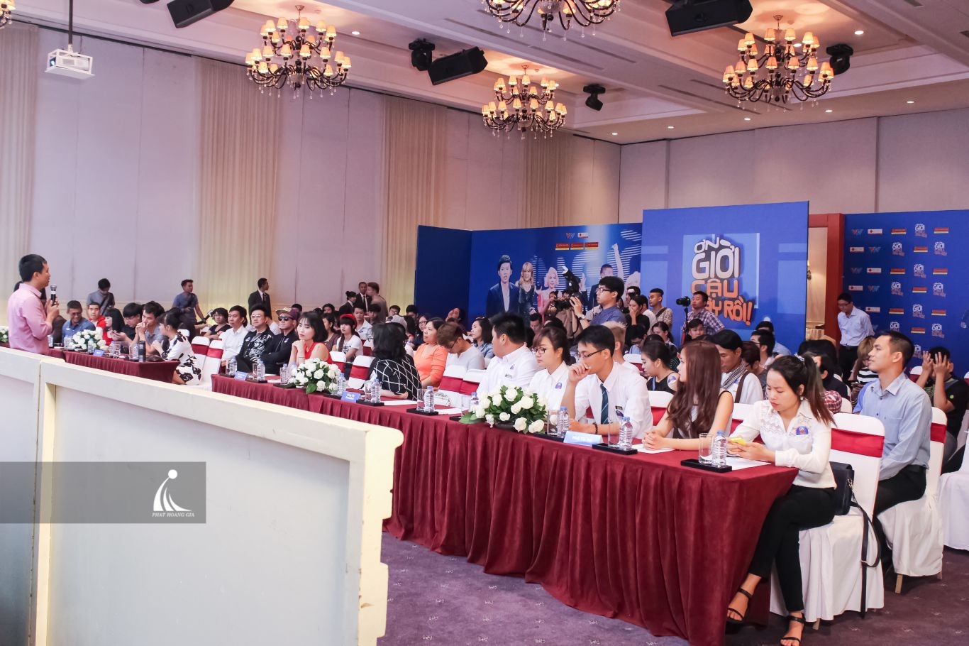 to-chuc-hop-bao-ra-mat-chuong-trinh-on-gioi-cau-day-roi-phathoanggia