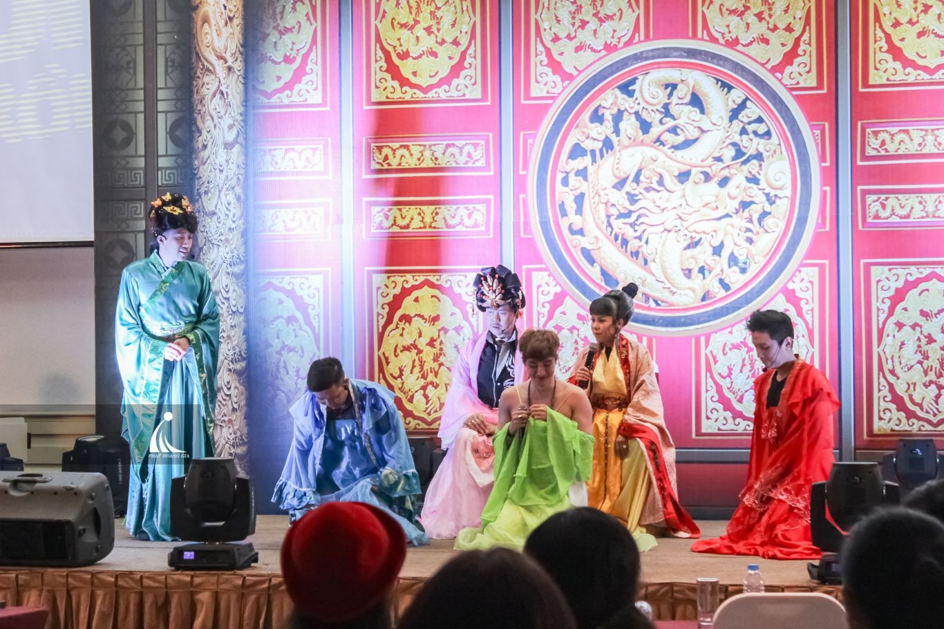 to-chuc-hop-bao-ra-mat-chuong-trinh-on-gioi-cau-day-roi2-phathoanggia