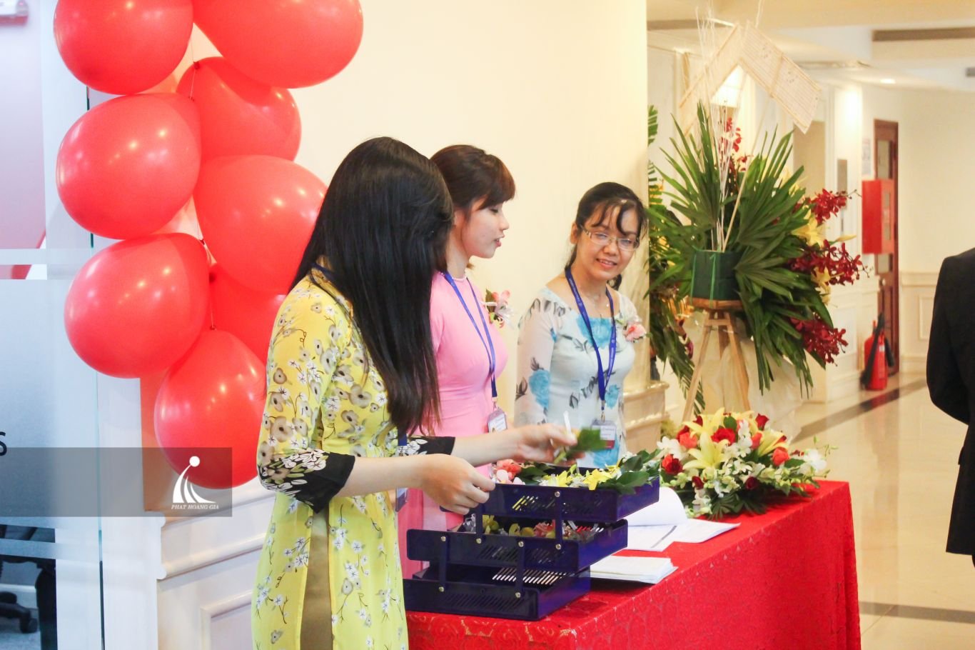 to-chuc-le-ra-mat-chi-nhanh3-phathoanggia