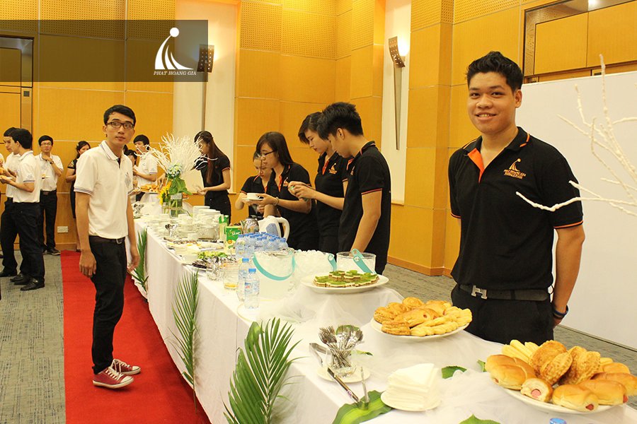 to-chuc-le-trao-hoc-bong2-phathoanggia