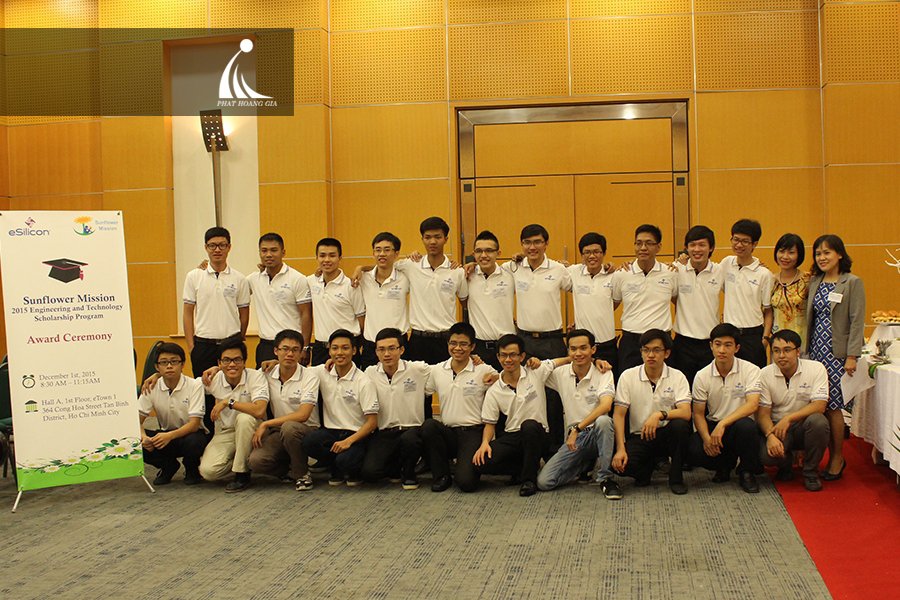 to-chuc-le-trao-hoc-bong3-phathoanggia