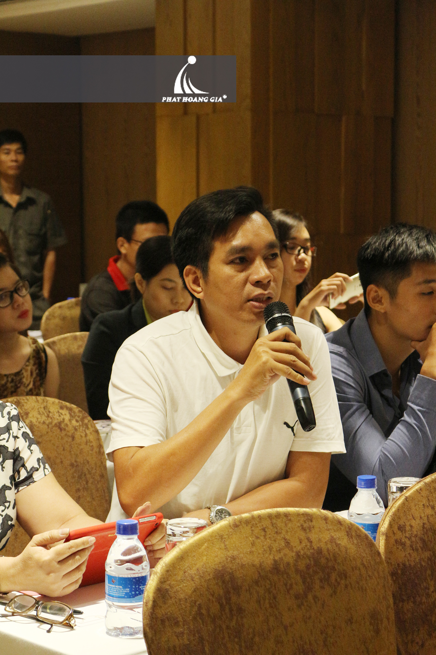 lễ ra mắt sản phẩm của Adel 6