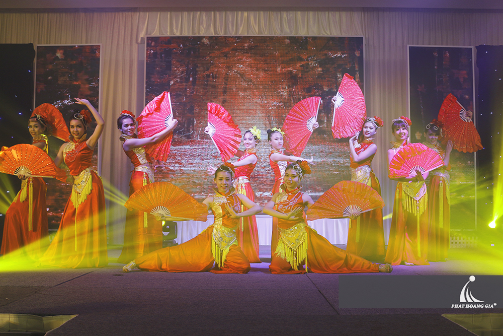 cung cấp vũ đoàn