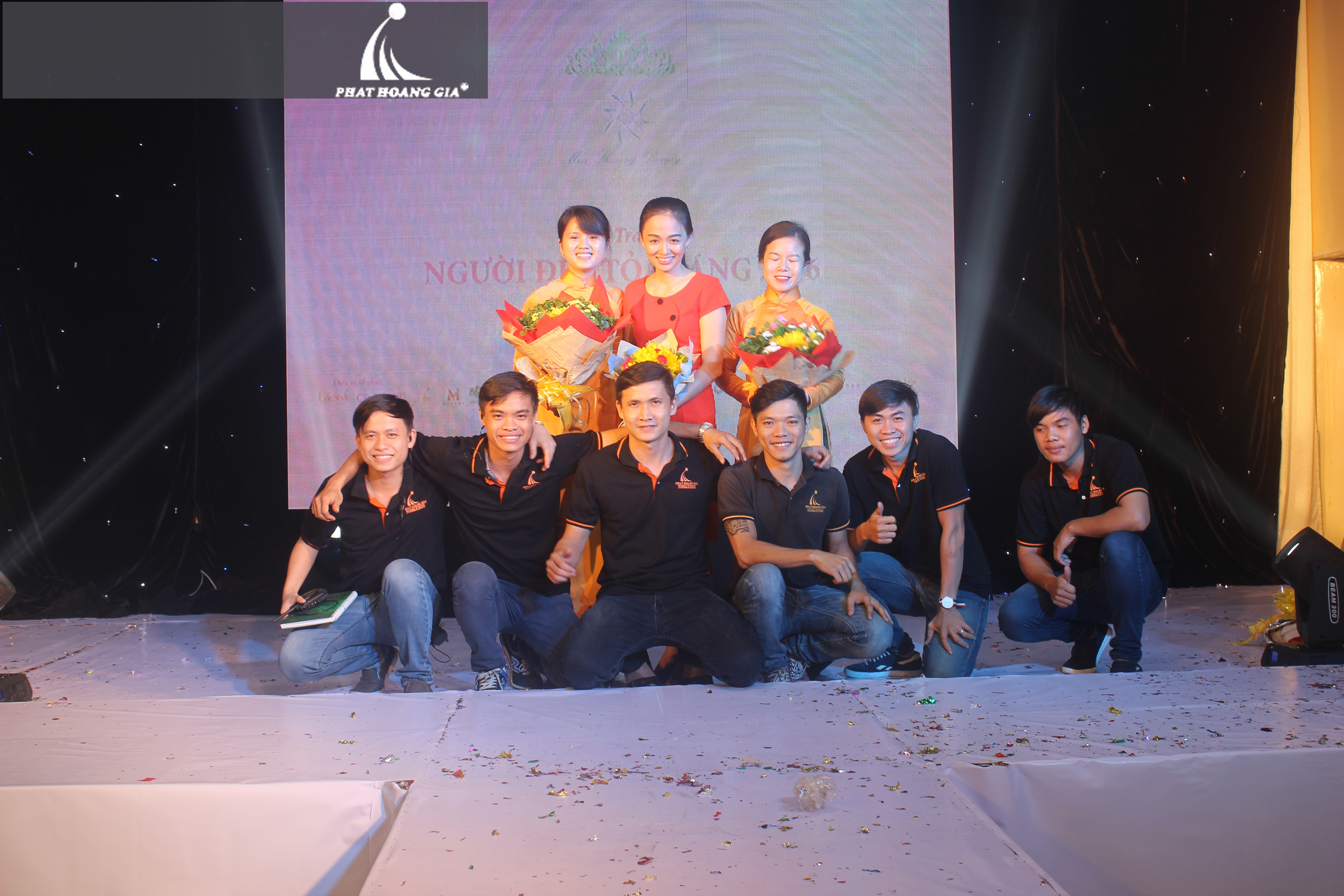 cung cấp âm thanh ánh sáng cho sự kiện