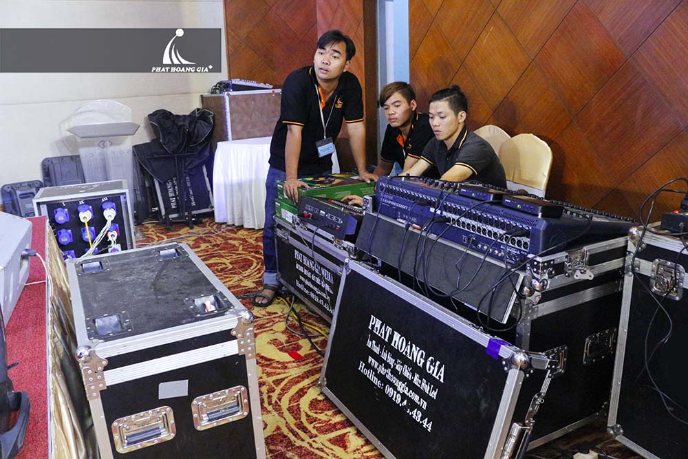 dịch vụ tiệc cưới hoàng long 2