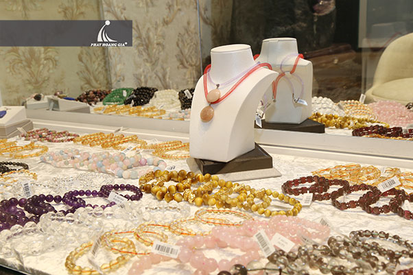 khai trương cửa hàng đá quý thái nhã 5