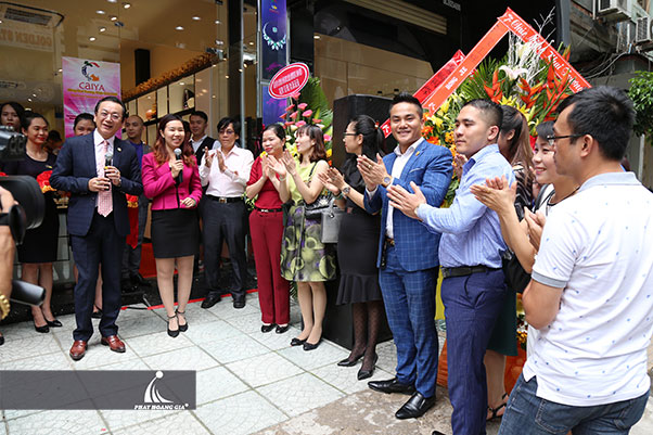 khai trương cửa hàng đá quý thái nhã 13