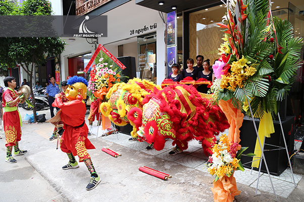 khai trương cửa hàng đá quý thái nhã 14