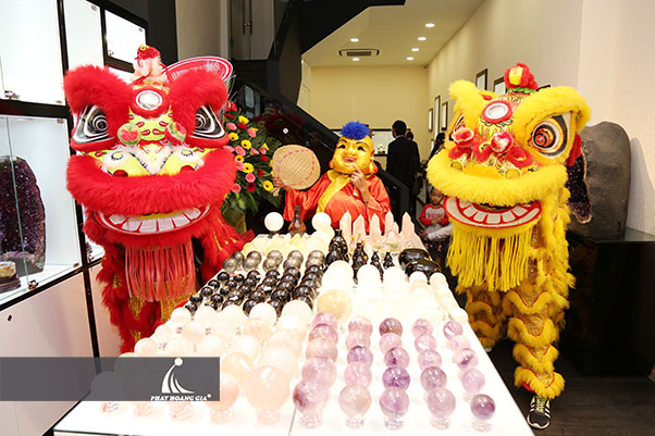 khai trương cửa hàng đá quý thái nhã 24