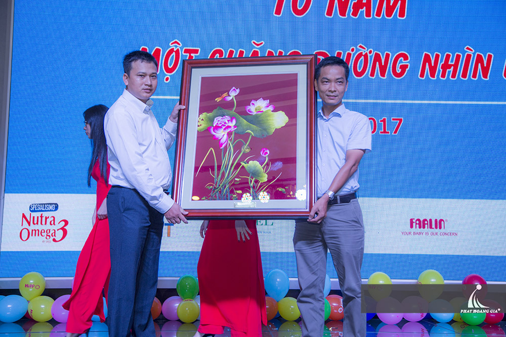 kỷ niệm thành lập công ty vạn an 12