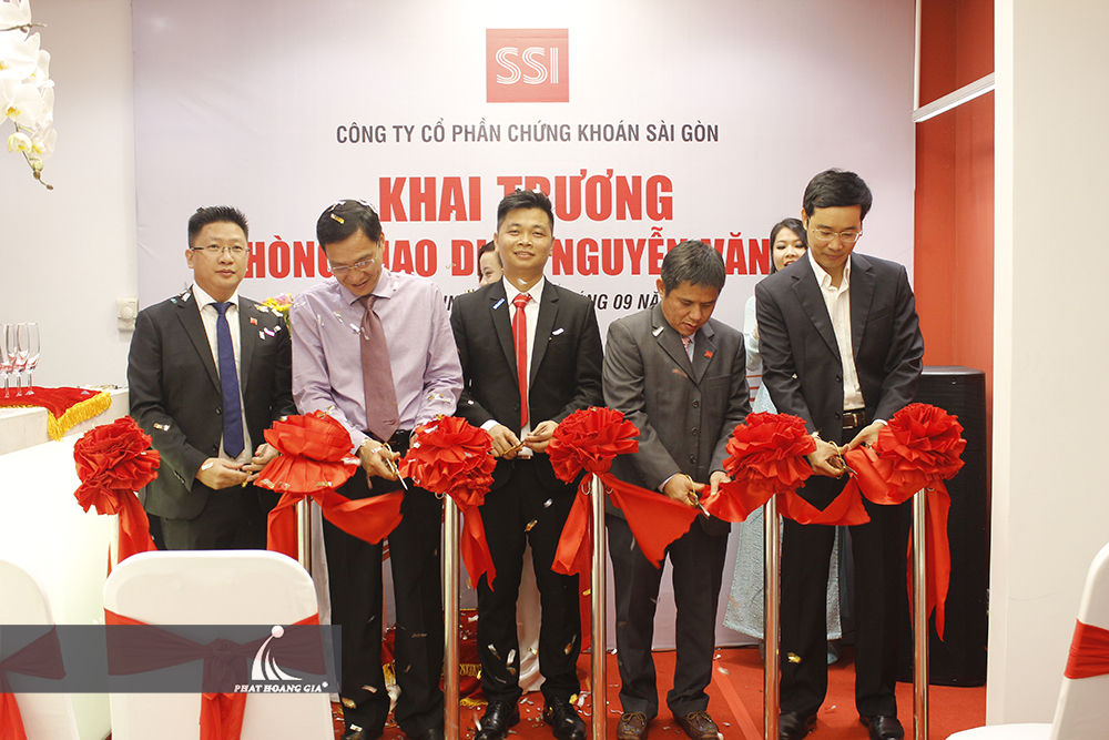 Khai trương phòng giao dịch ssi 09